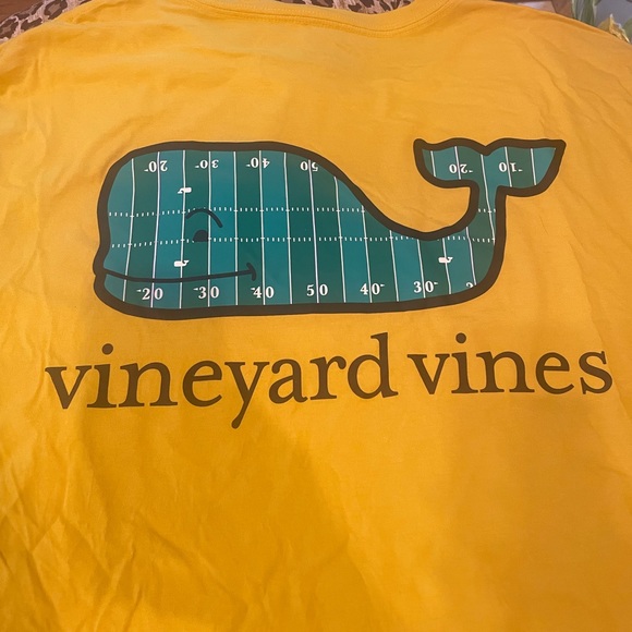 L Vineyard Vines football whale shirt l/s - Picture 1 of 5